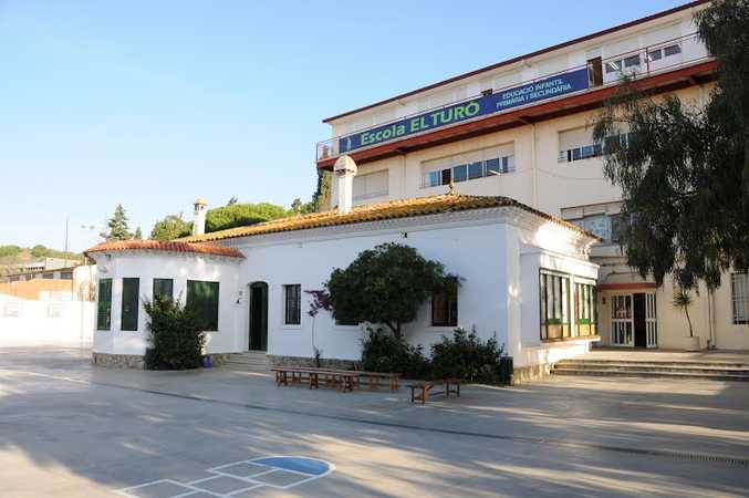 Fotografia tomada fuera de Escola El Turó - Escola en Mataró Barcelona