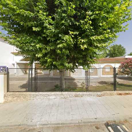 Fotografia tomada fuera de Instituto de Educación Secundaria Villa de Setenil - Centro de educación secundaria en Setenil de las Bodegas Cádiz
