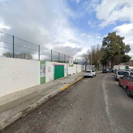 Fotografia tomada fuera de Escuela Infantil Santísima Trinidad - Colegio público en La Línea de la Concepción Cádiz