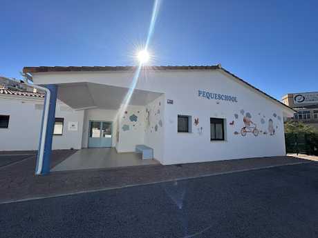 Fotografia tomada fuera de Escuela Infantil Pequeschool - Escuela en La Cala del Moral Málaga