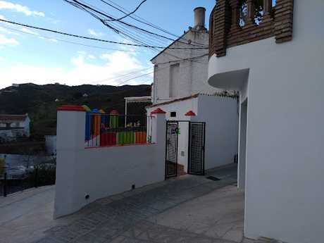 Fotografia tomada fuera de Escuela Infantil - Escuela en El Borge Málaga