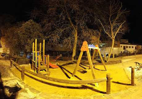 Fotografia tomada fuera de Parque Infantil de la Barriada de la Estación de Benaoján - Parque infantil en Benaojan Málaga