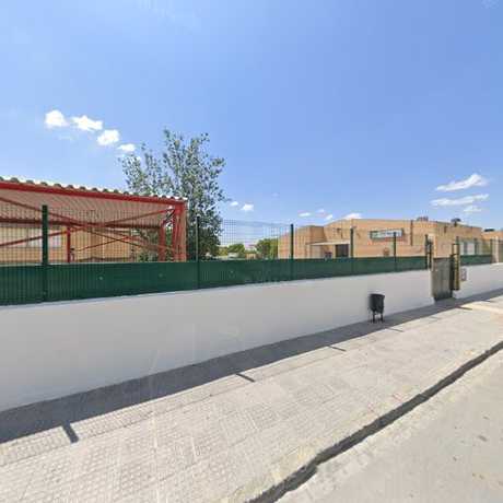 Fotografia tomada fuera de E.I. Puerta de Osuna - Colegio público en Osuna Sevilla