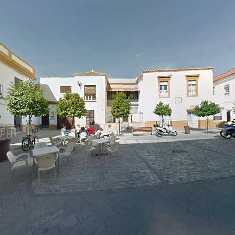 Fotografia tomada fuera de Jardín de Infancia Santa Isabel - Escuela en Utrera Sevilla
