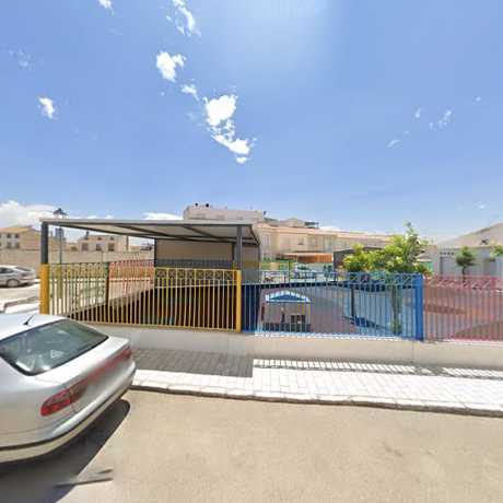 Fotografia tomada fuera de Escuela Infantil Platero y Yo - Colegio público en Gilena Sevilla