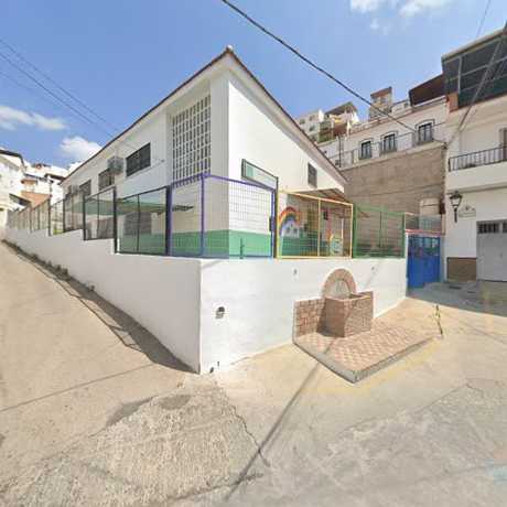 Fotografia tomada fuera de Escuela de Educación Infantil Arco Iris - Escuela en Álora Málaga