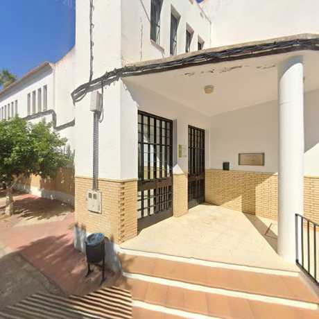 Fotografia tomada fuera de Centro de Atención Integral de Fundación TAS - Centro de educación especial en Alcolea del Río Sevilla
