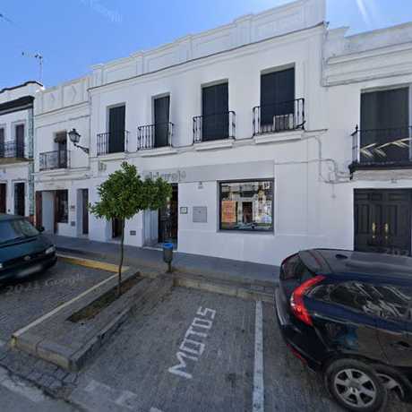 Fotografia tomada fuera de CLAREL - Tienda de belleza y salud en Cazalla de la Sierra Sevilla