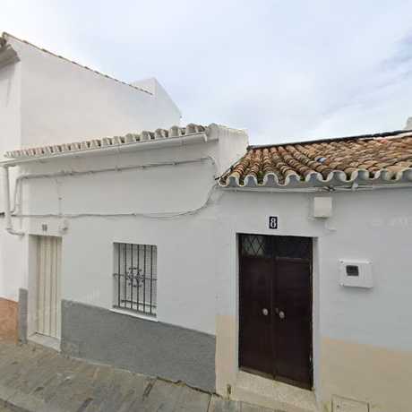 Fotografia tomada fuera de Escuela Infantil La Cruz - Colegio público en Castilblanco de los Arroyos Sevilla